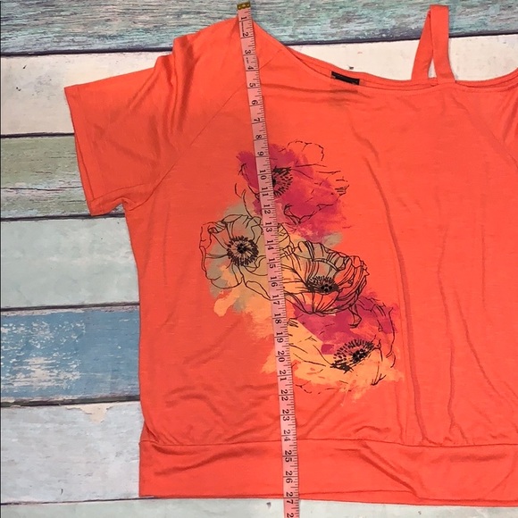 Torrid asymmetrical top - Picture 4 of 7